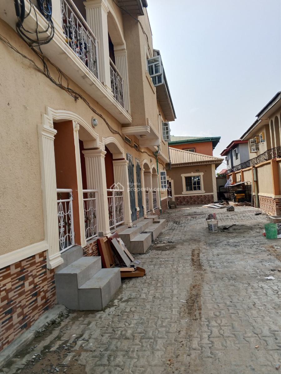 Sharp 2 Bedrooms, Bucknor Estate, Isolo, Lagos, Flat / Apartment for Rent