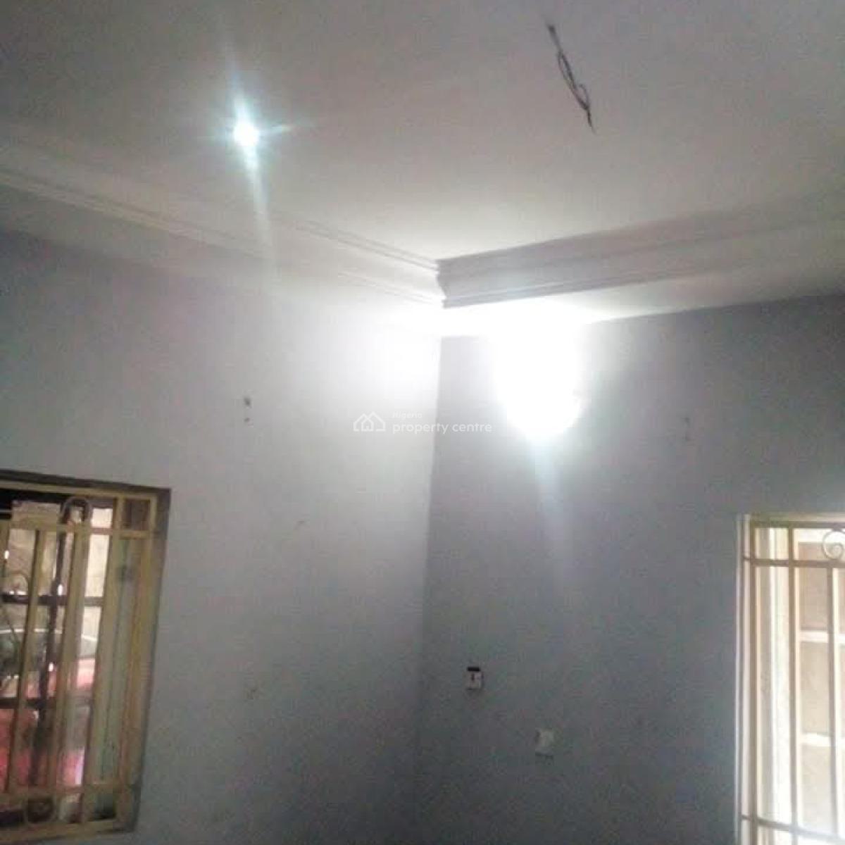 Selfcontain Room, Upstairs. Video Available Upon Request., 2nd Avenue, Gwarinpa, Abuja, Self Contain (single Rooms) for Rent