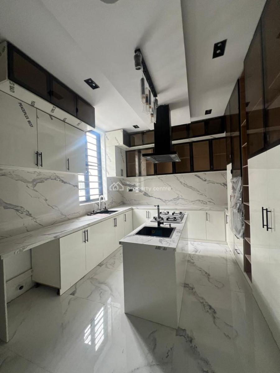 Spacious and Modern 5-bedroom Detached Duplex, Within a Gated Duplex on 2 Floors and Spacious En-suite Rooms, Lekki Phase 1, Lekki, Lagos, Detached Duplex for Sale