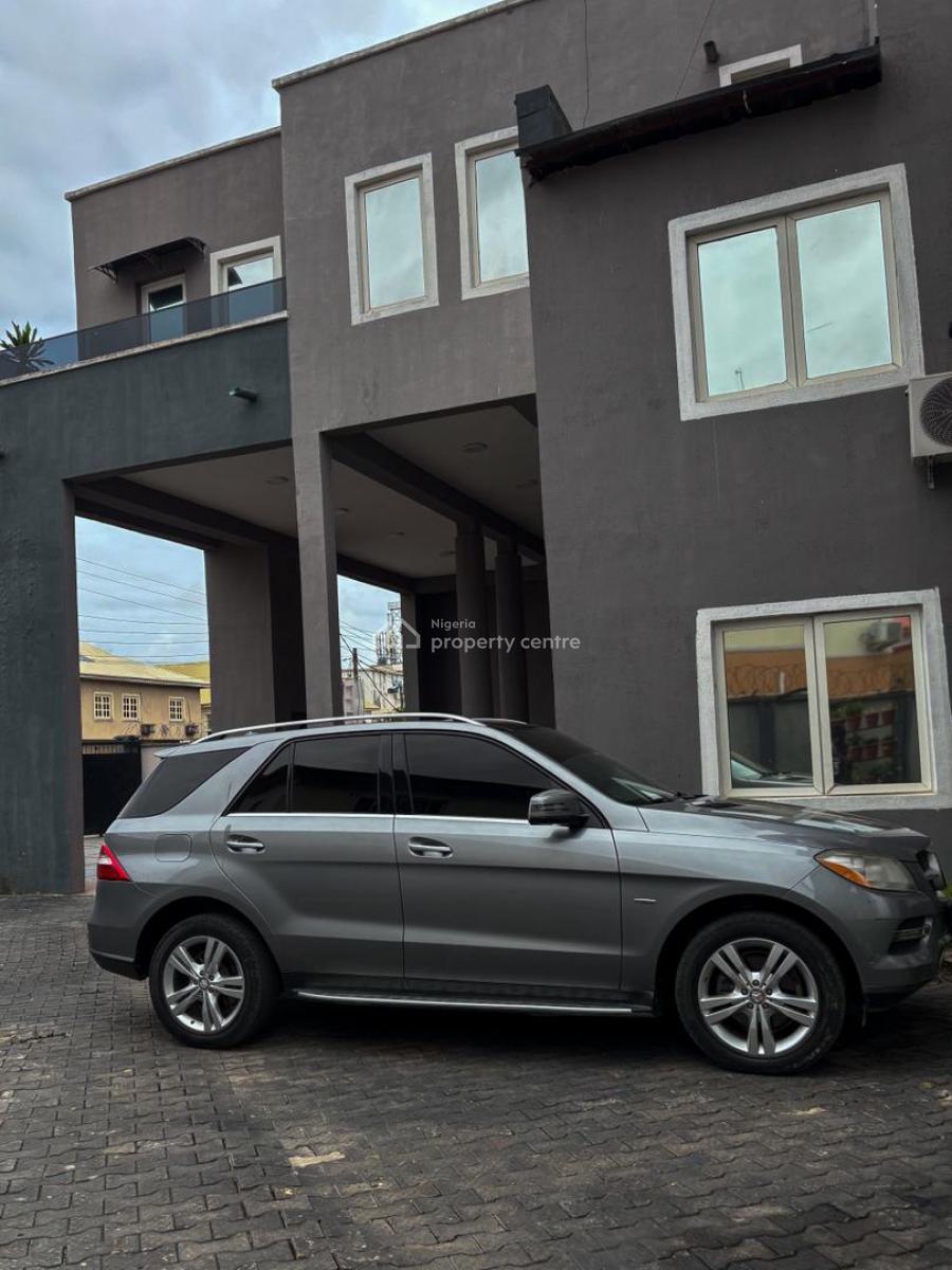 Exclusively Furnished Luxury Spacious Studio, Apt with Gym//restaurant, Off Admiralty Way, Lekki Phase 1, Lekki, Lagos, Self Contain (single Rooms) for Rent