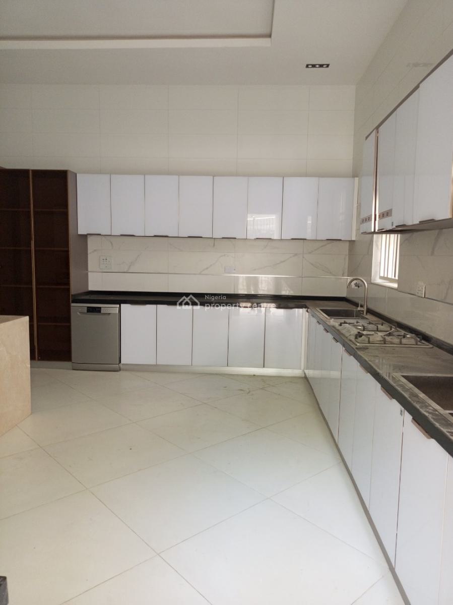 10 Bedrooms Massionate.   New Arrival, Massionate.   Tastefully Finish, By Maitama Main, Maitama District, Abuja, House for Sale