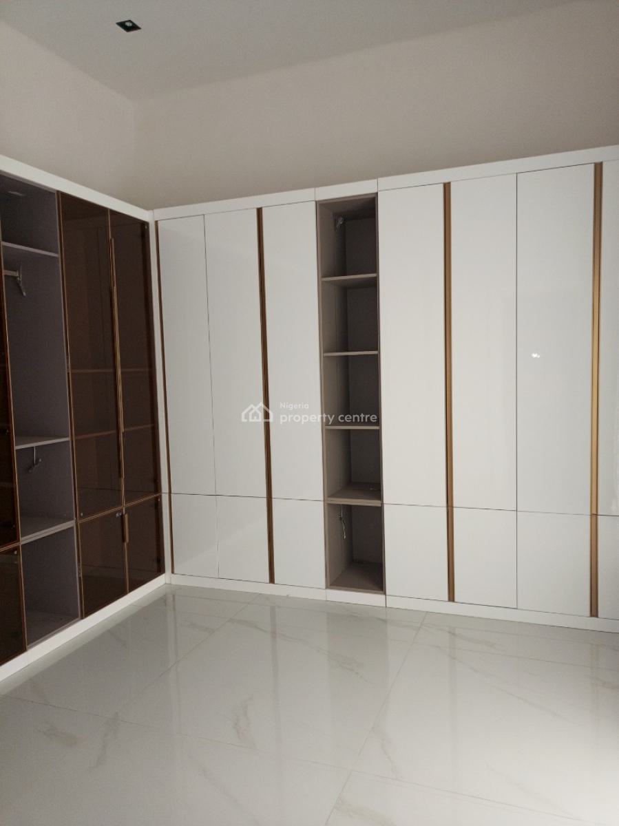 10 Bedrooms Massionate.   New Arrival, Massionate.   Tastefully Finish, By Maitama Main, Maitama District, Abuja, House for Sale