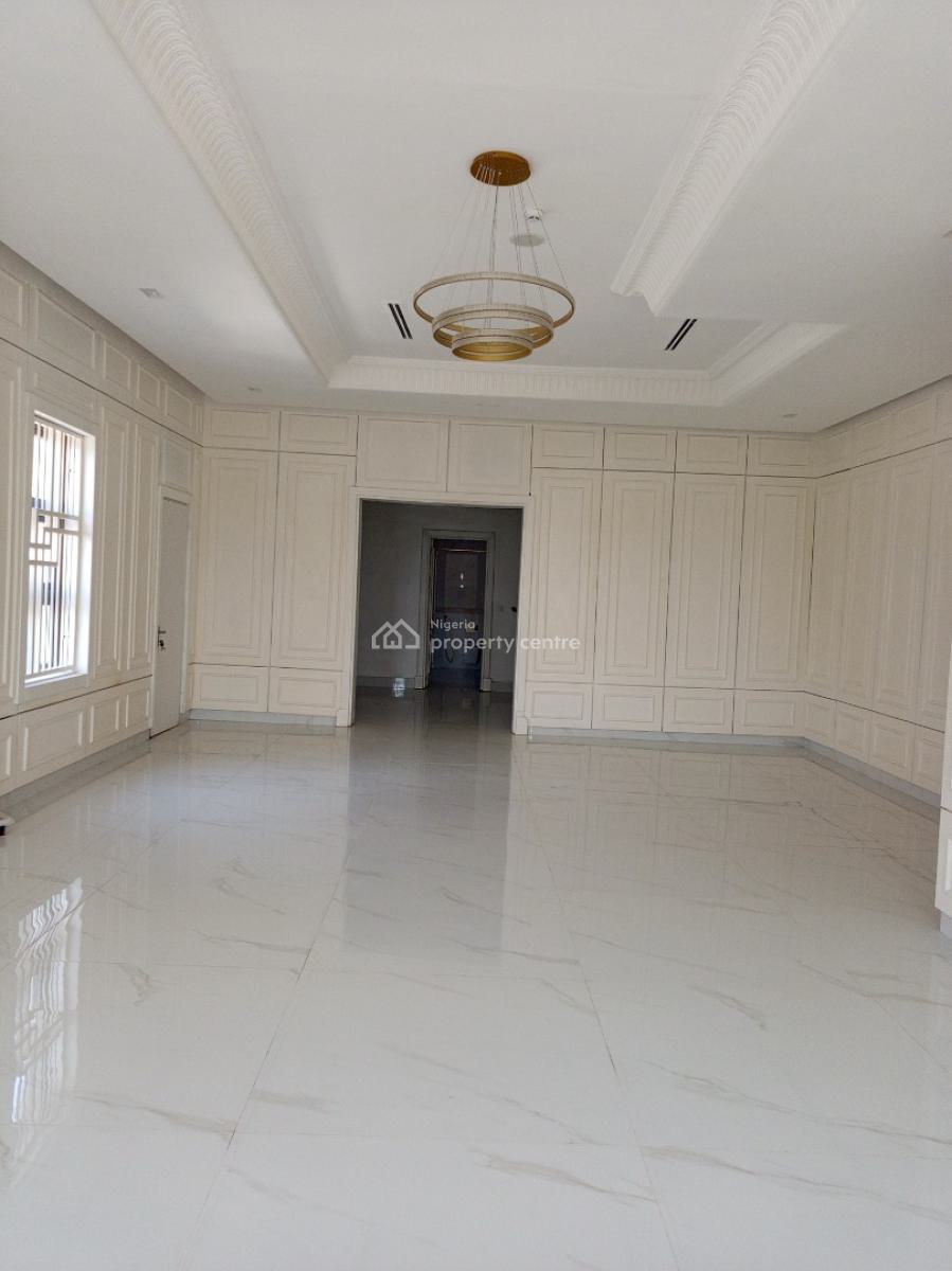 10 Bedrooms Massionate.   New Arrival, Massionate.   Tastefully Finish, By Maitama Main, Maitama District, Abuja, House for Sale