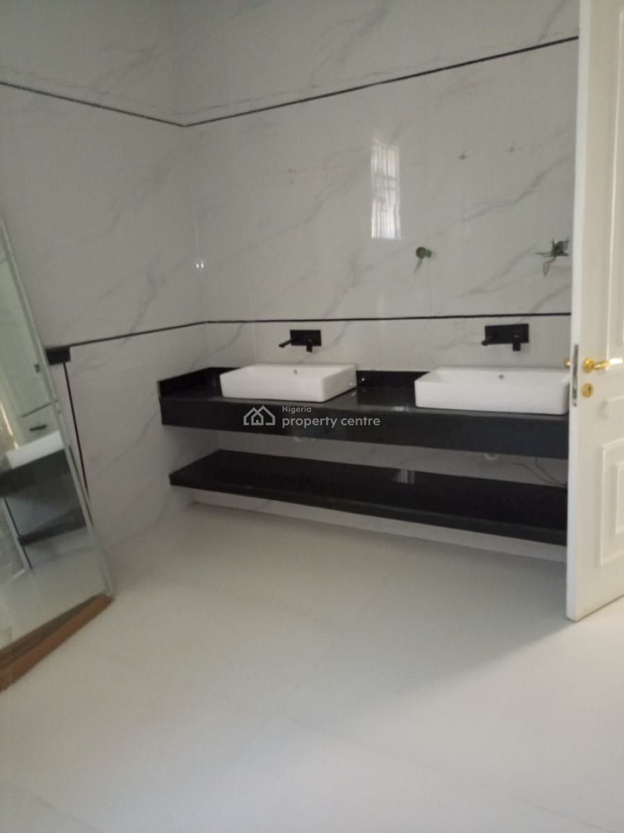 10 Bedrooms Massionate.   New Arrival, Massionate.   Tastefully Finish, By Maitama Main, Maitama District, Abuja, House for Sale