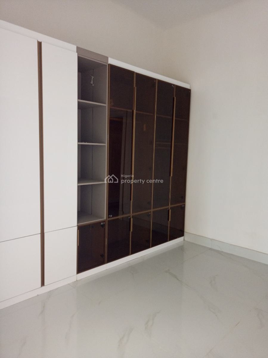 10 Bedrooms Massionate.   New Arrival, Massionate.   Tastefully Finish, By Maitama Main, Maitama District, Abuja, House for Sale