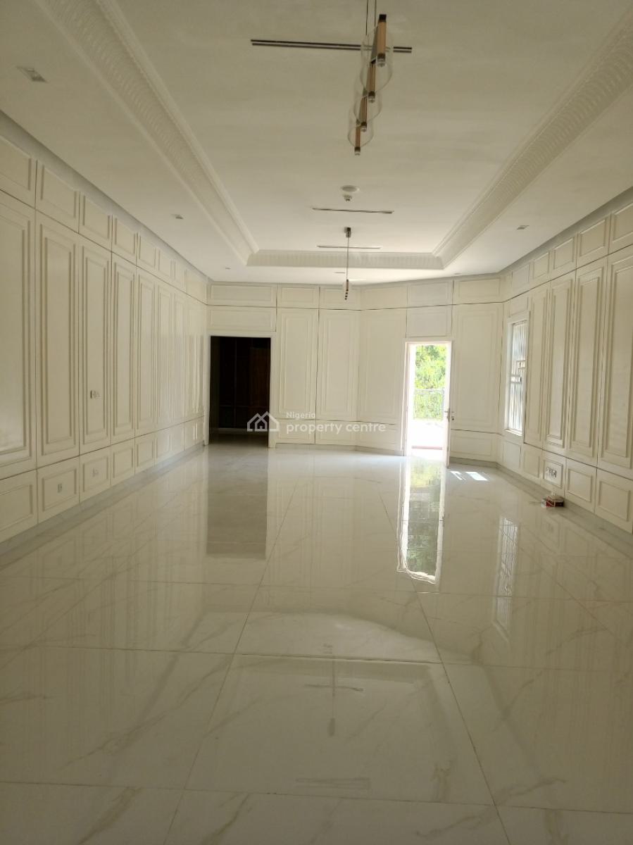 10 Bedrooms Massionate.   New Arrival, Massionate.   Tastefully Finish, By Maitama Main, Maitama District, Abuja, House for Sale