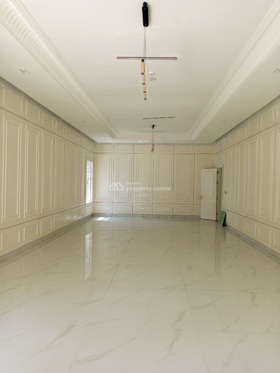 10 Bedrooms Massionate.   New Arrival, Massionate.   Tastefully Finish, By Maitama Main, Maitama District, Abuja, House for Sale