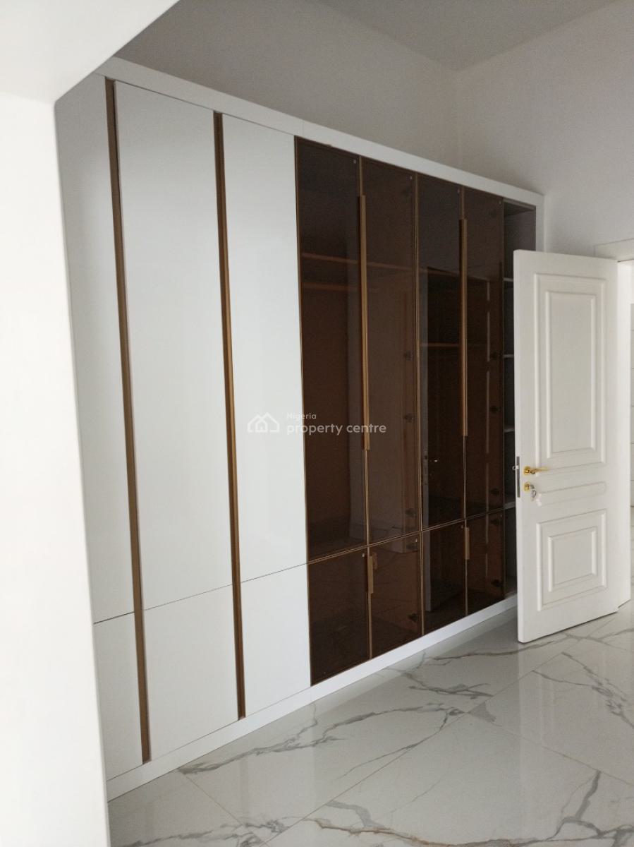 10 Bedrooms Massionate.   New Arrival, Massionate.   Tastefully Finish, By Maitama Main, Maitama District, Abuja, House for Sale