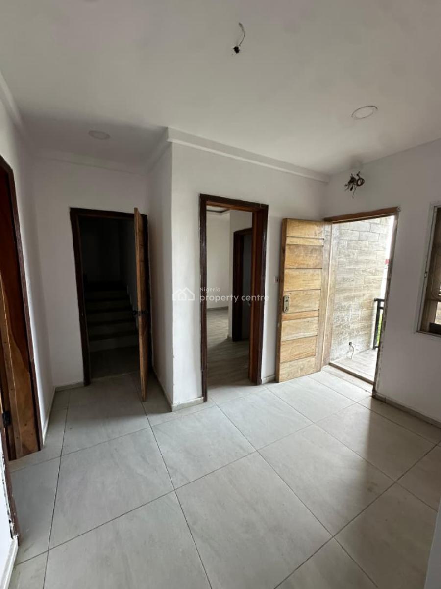 Spacious 2bedroom Apartment, Ologolo, Lekki, Lagos, Flat / Apartment for Rent