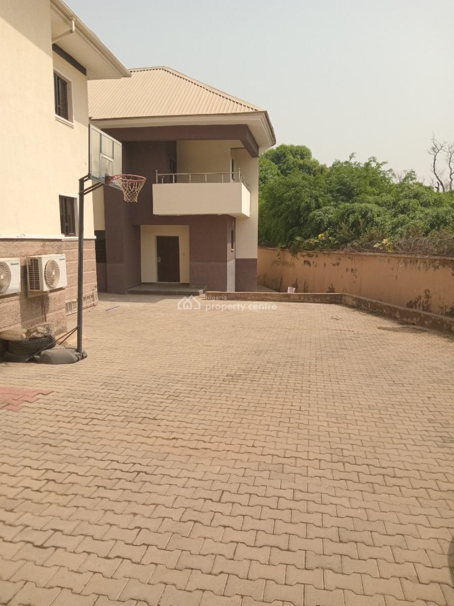 a Well-built Spacious 4-bedroom Semi-detached Duplex, Maitama District, Abuja, Semi-detached Duplex for Rent