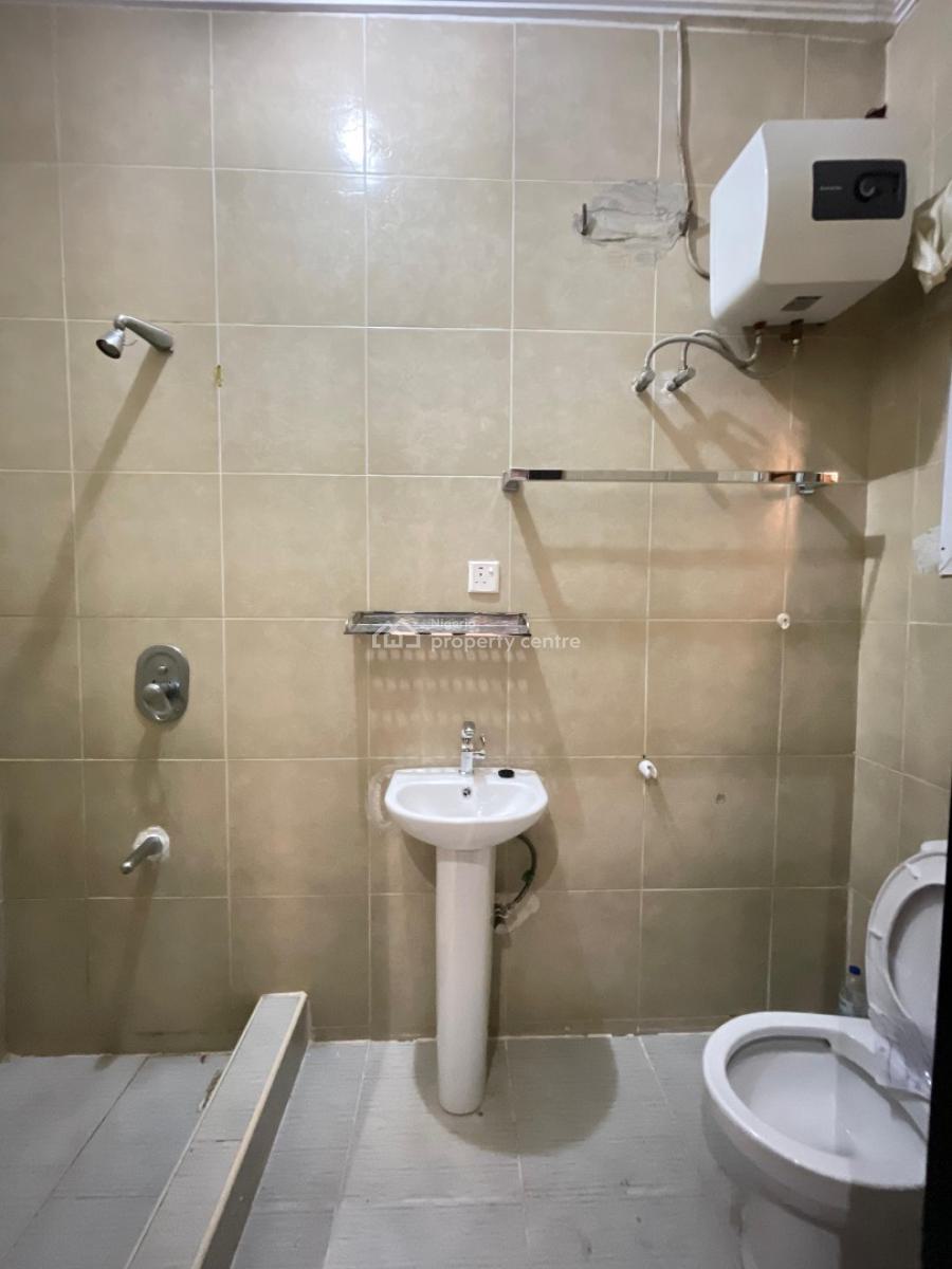 4 Bedroom Bungalow with 4000 Liters Gp Tank and Solar Panels, South Point Estate Orchid, Ikota, Lekki, Lagos, Detached Bungalow for Rent