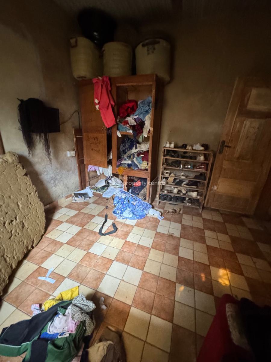 2 Bedroom Flat, Oreyo, Igbogbo, Ikorodu, Lagos, Detached Bungalow for Sale