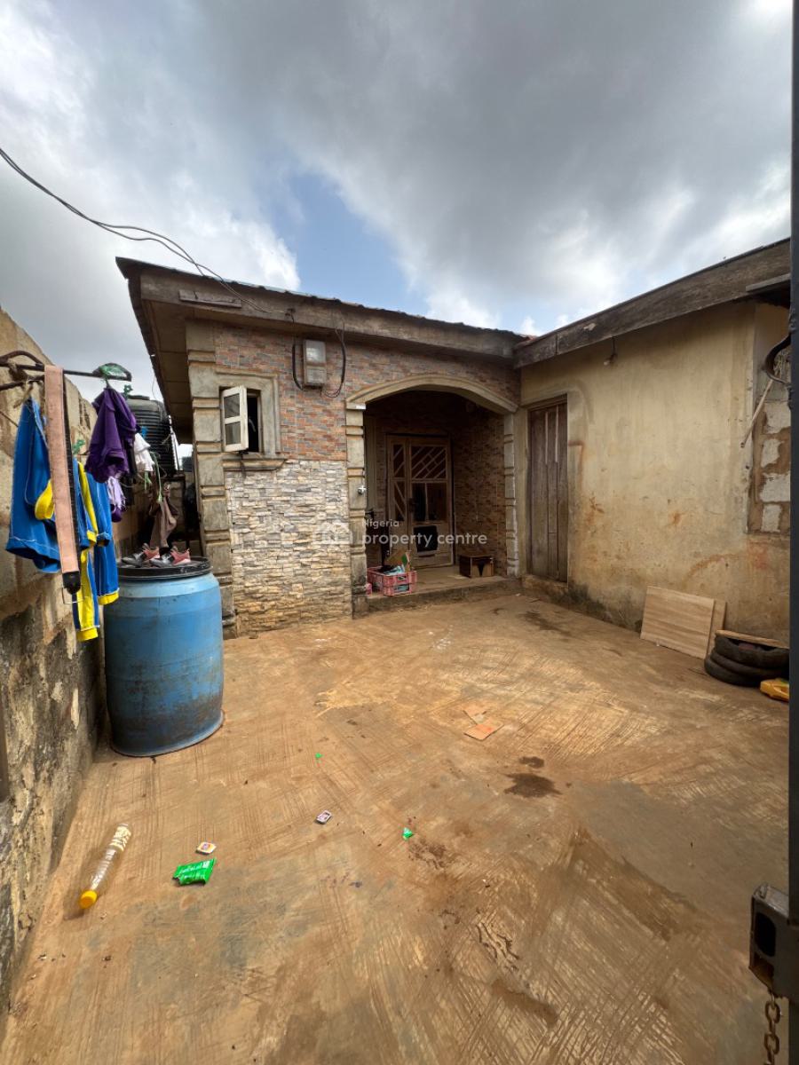 2 Bedroom Flat, Oreyo, Igbogbo, Ikorodu, Lagos, Detached Bungalow for Sale
