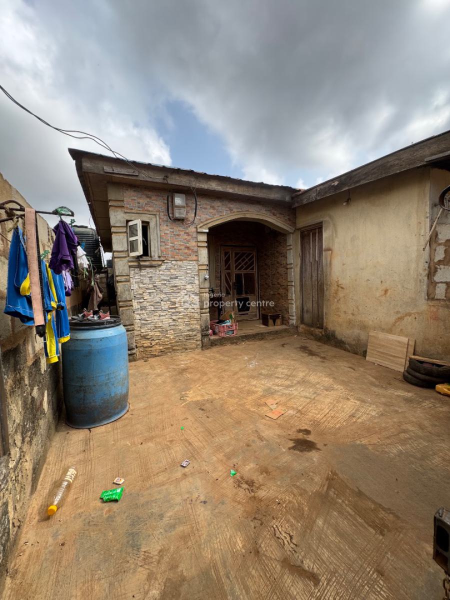 2 Bedroom Flat, Oreyo, Igbogbo, Ikorodu, Lagos, Detached Bungalow for Sale