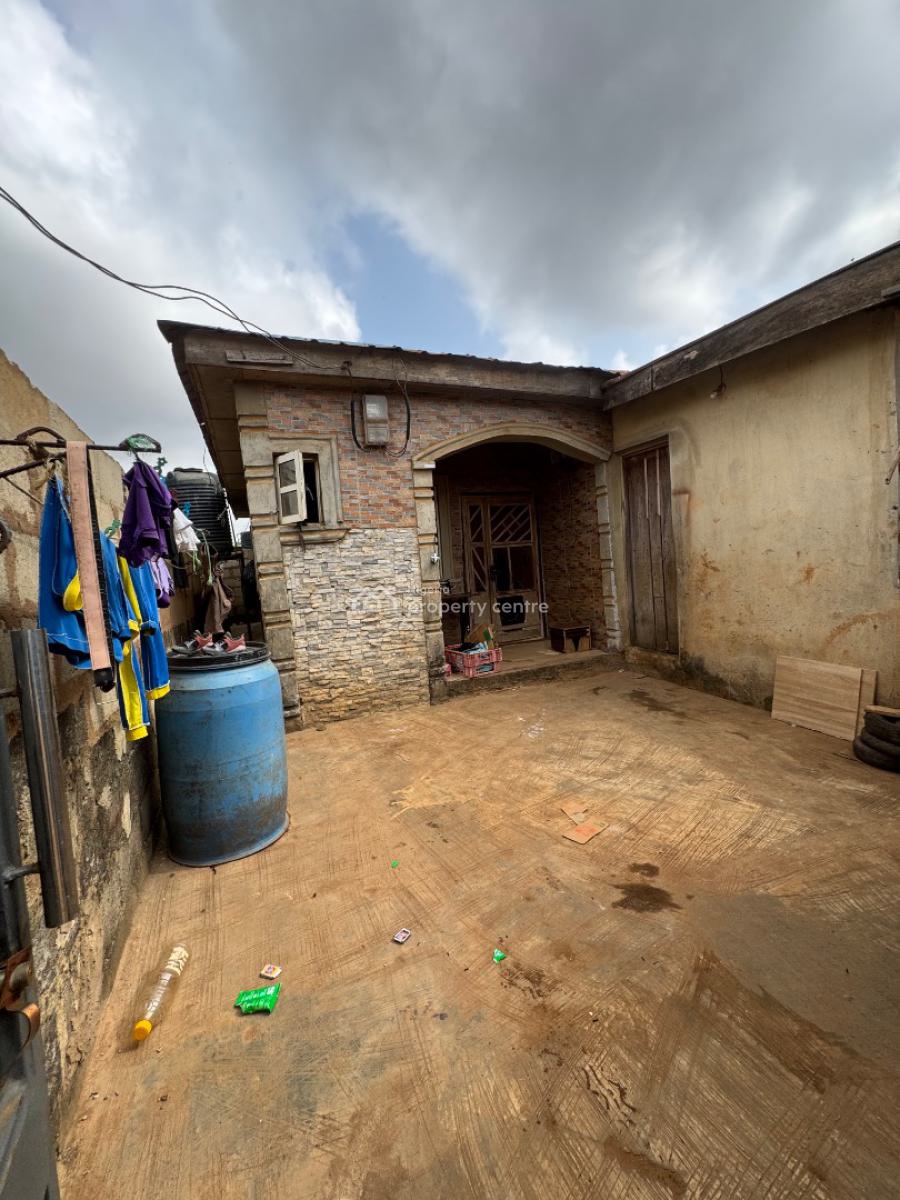 2 Bedroom Flat, Oreyo, Igbogbo, Ikorodu, Lagos, Detached Bungalow for Sale