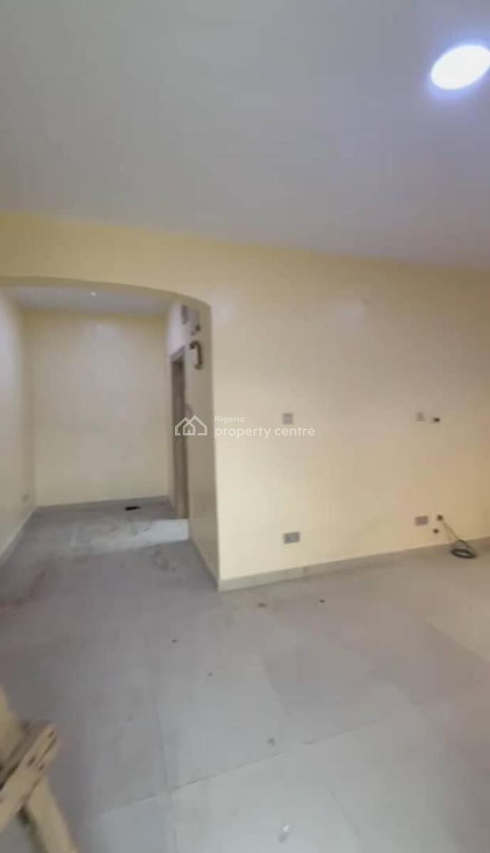 Lovely 2bedroom Flat, Off Omilani Ijesha, Surulere, Lagos, Flat / Apartment for Rent
