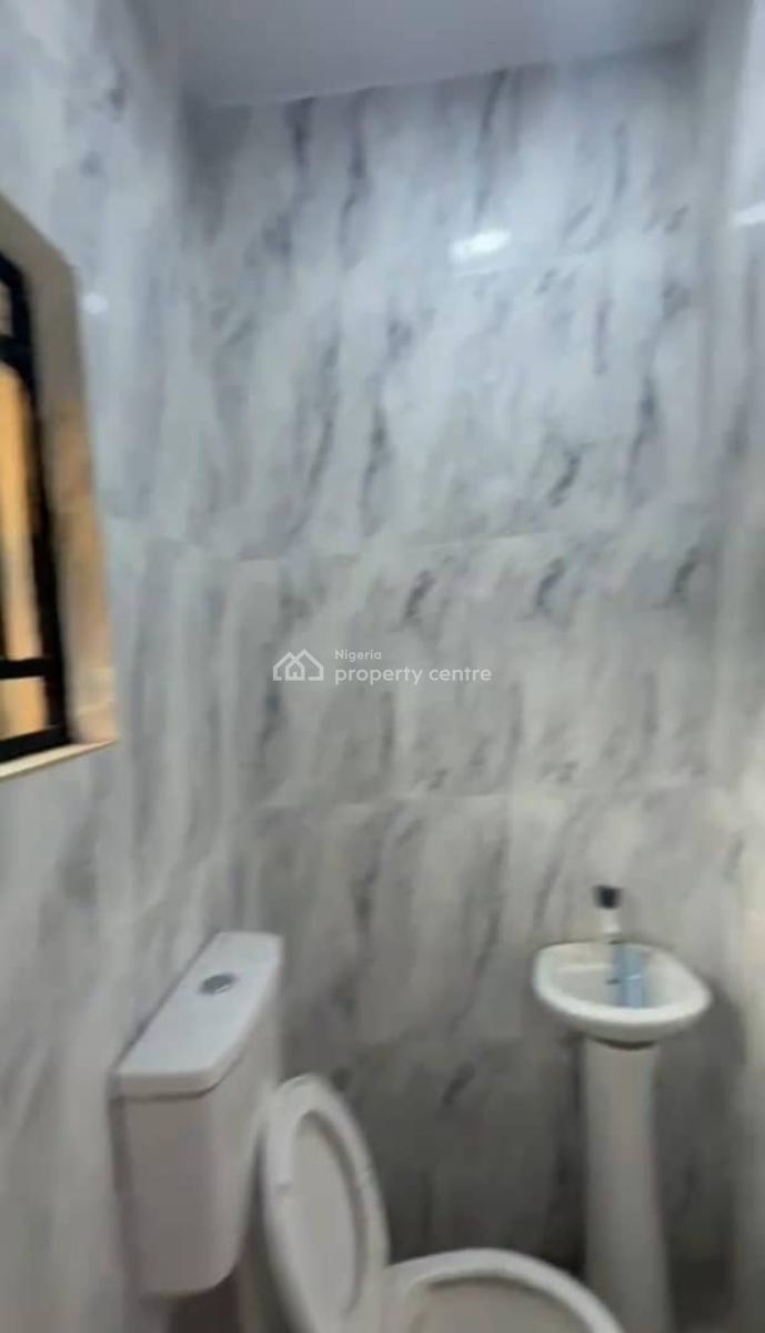 Lovely 2bedroom Flat, Off Omilani Ijesha, Surulere, Lagos, Flat / Apartment for Rent