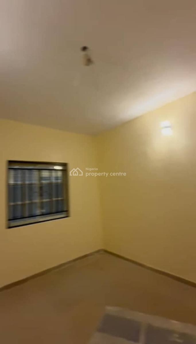 Lovely 2bedroom Flat, Off Omilani Ijesha, Surulere, Lagos, Flat / Apartment for Rent