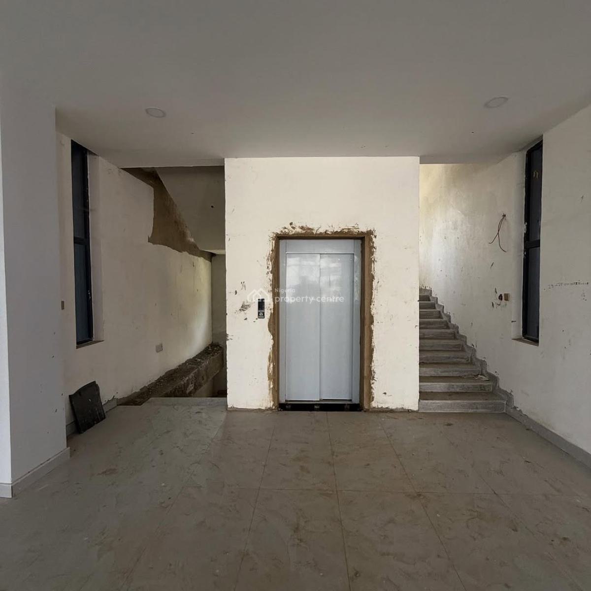 4 Story Building Office Complex with 1,040 Sqm on Each Floor, Lugbe District, Abuja, Office Space for Sale