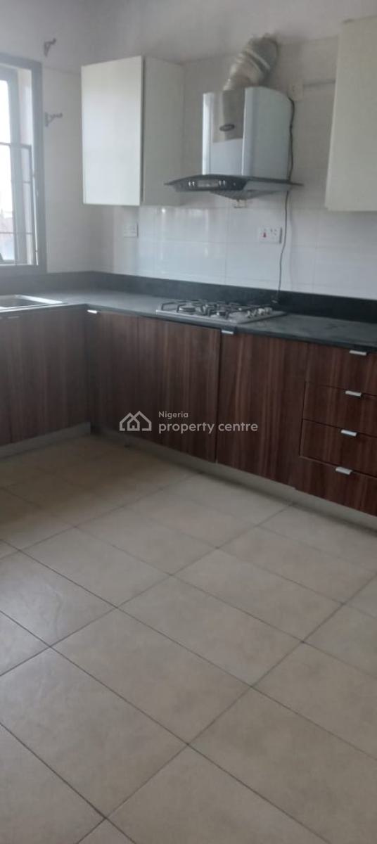Spacious 3 Bedroom Apartment, Oral Estate, Lekki, Lagos, Flat / Apartment for Rent
