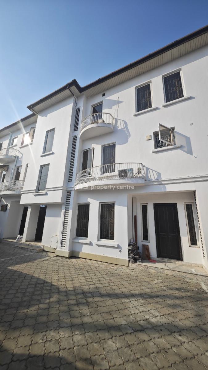 Serviced 3 Bedrooms Flat with 24/7 Power, Lekki Phase 1, Lekki, Lagos, Flat / Apartment for Rent