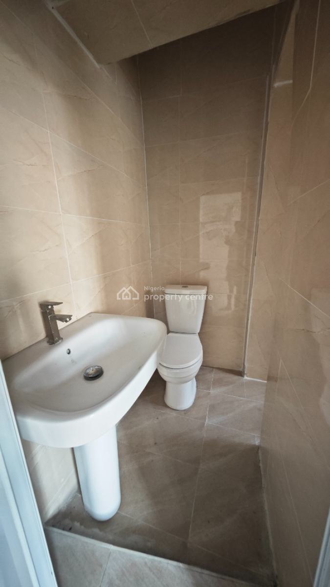 Serviced 3 Bedrooms Flat with 24/7 Power, Lekki Phase 1, Lekki, Lagos, Flat / Apartment for Rent