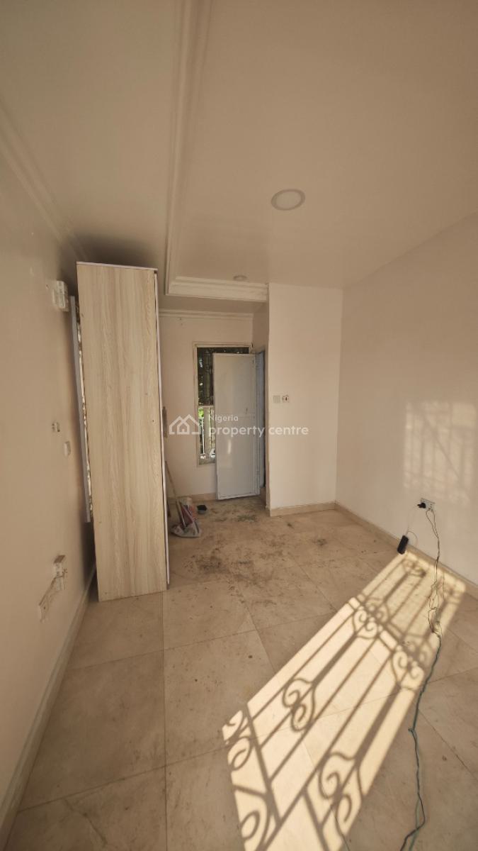 Serviced 3 Bedrooms Flat with 24/7 Power, Lekki Phase 1, Lekki, Lagos, Flat / Apartment for Rent