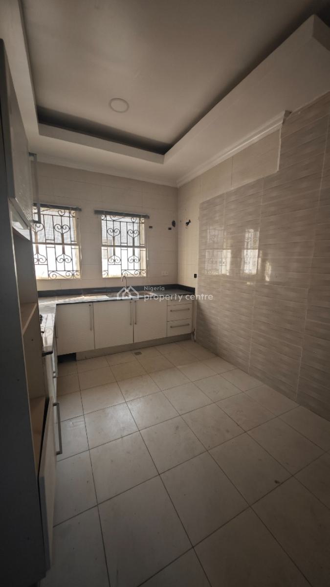 Serviced 3 Bedrooms Flat with 24/7 Power, Lekki Phase 1, Lekki, Lagos, Flat / Apartment for Rent