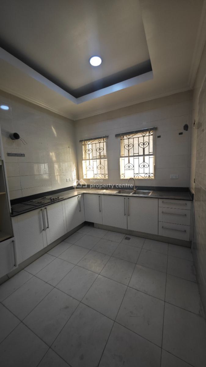 Serviced 3 Bedrooms Flat with 24/7 Power, Lekki Phase 1, Lekki, Lagos, Flat / Apartment for Rent