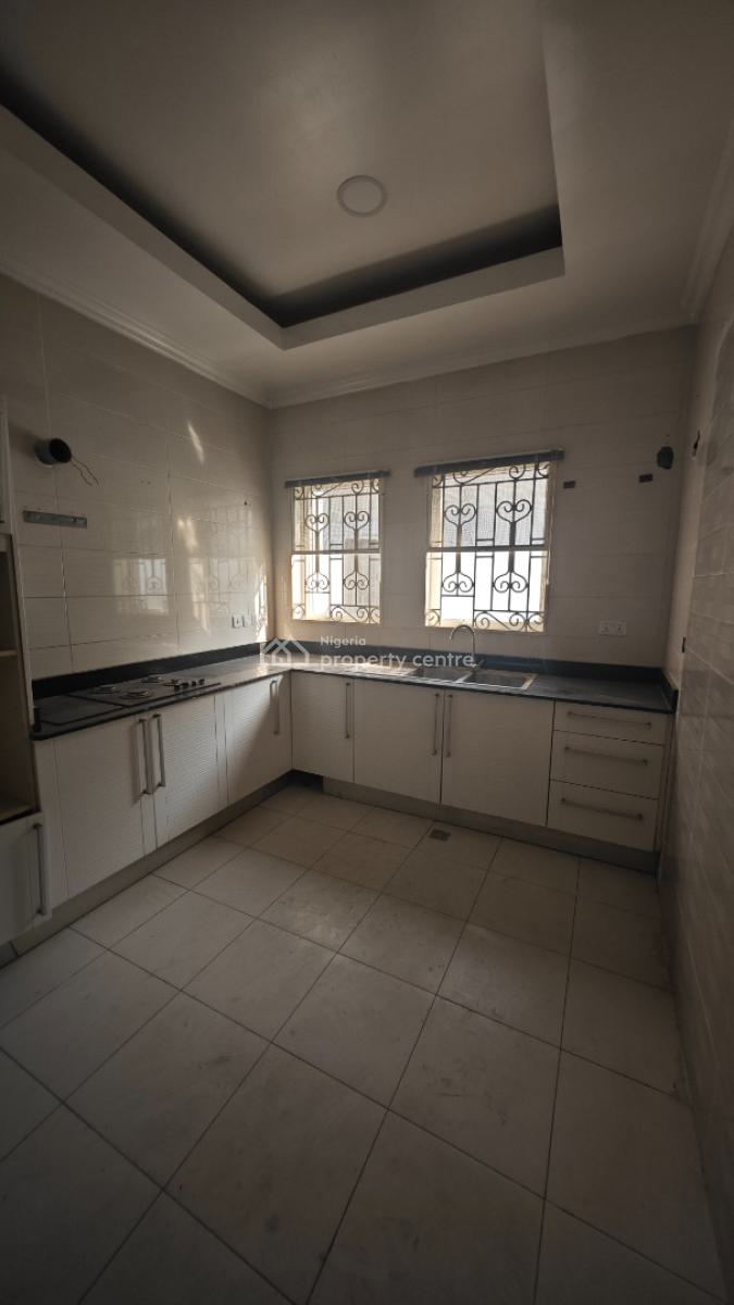 Serviced 3 Bedrooms Flat with 24/7 Power, Lekki Phase 1, Lekki, Lagos, Flat / Apartment for Rent