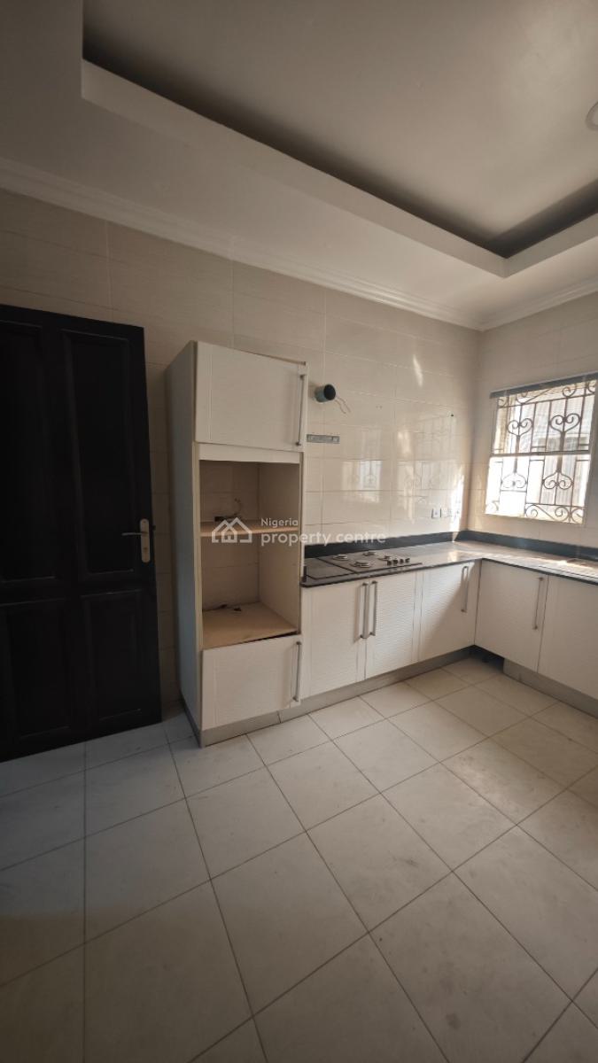 Serviced 3 Bedrooms Flat with 24/7 Power, Lekki Phase 1, Lekki, Lagos, Flat / Apartment for Rent