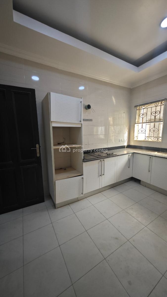 Serviced 3 Bedrooms Flat with 24/7 Power, Lekki Phase 1, Lekki, Lagos, Flat / Apartment for Rent