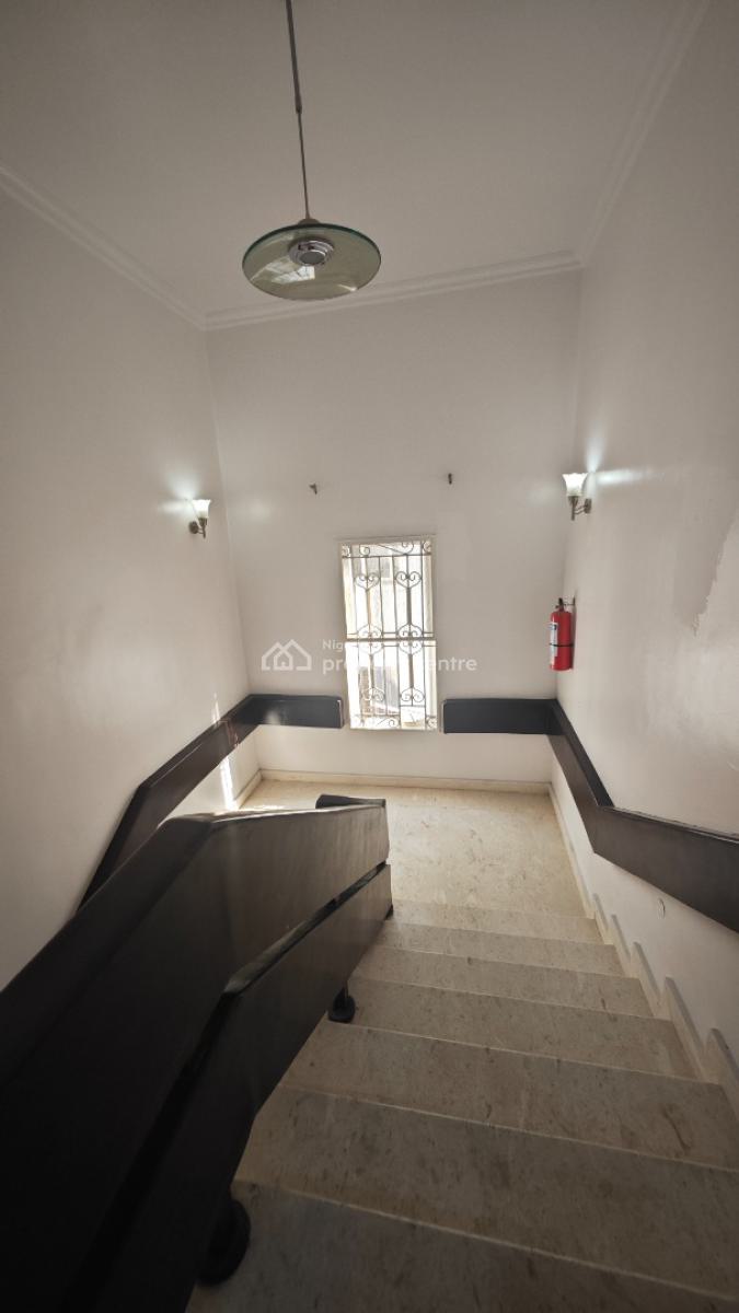 Serviced 3 Bedrooms Flat with 24/7 Power, Lekki Phase 1, Lekki, Lagos, Flat / Apartment for Rent