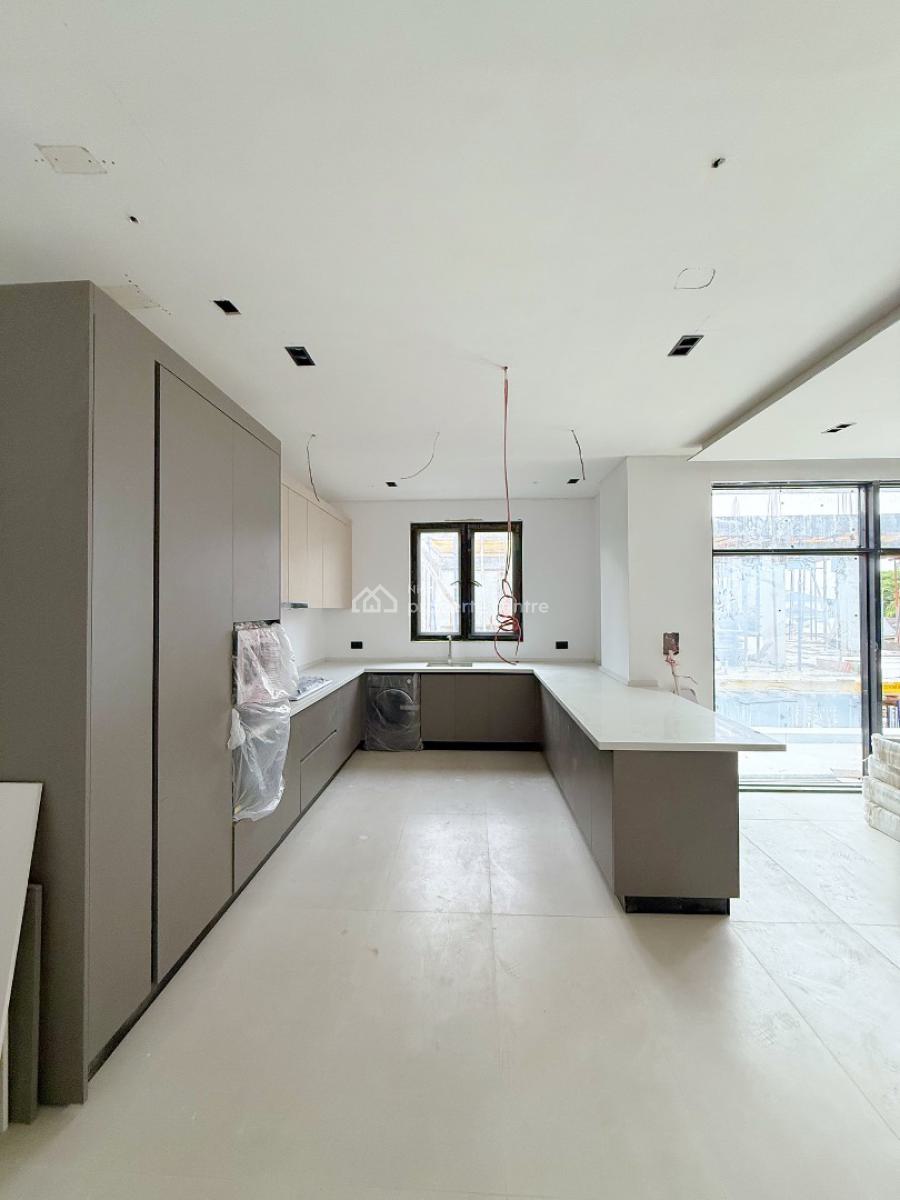 Brand New 3 Bedroom Apartment in Lekki Phase 1, Lekki Phase 1, Lekki, Lagos, Flat / Apartment for Sale