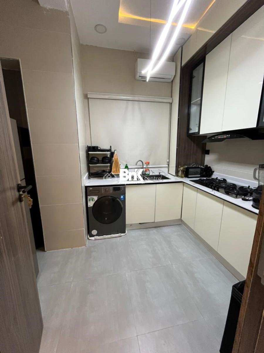 Classic 2-bedroom Apartment, Lekki Phase 1, Lekki, Lagos, Flat / Apartment Short Let