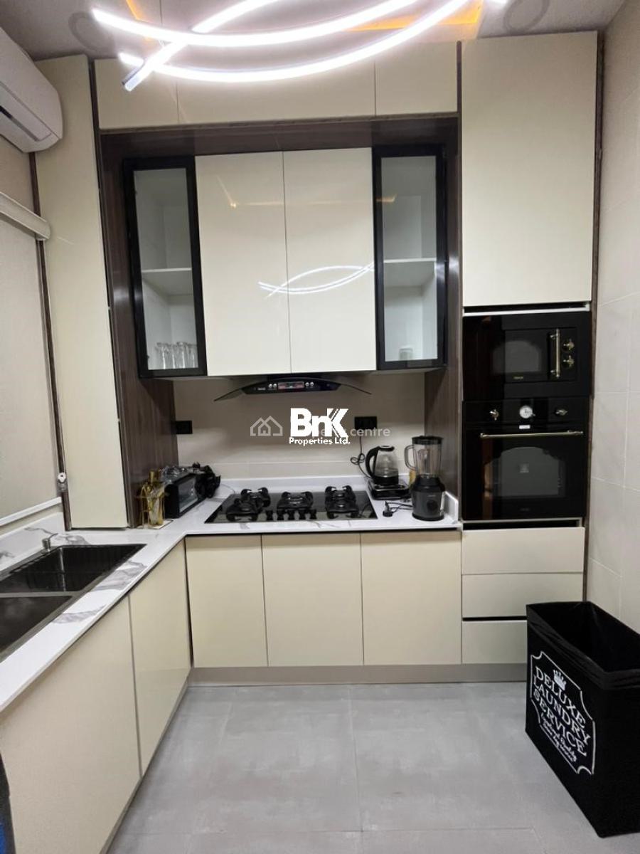 Classic 2-bedroom Apartment, Lekki Phase 1, Lekki, Lagos, Flat / Apartment Short Let