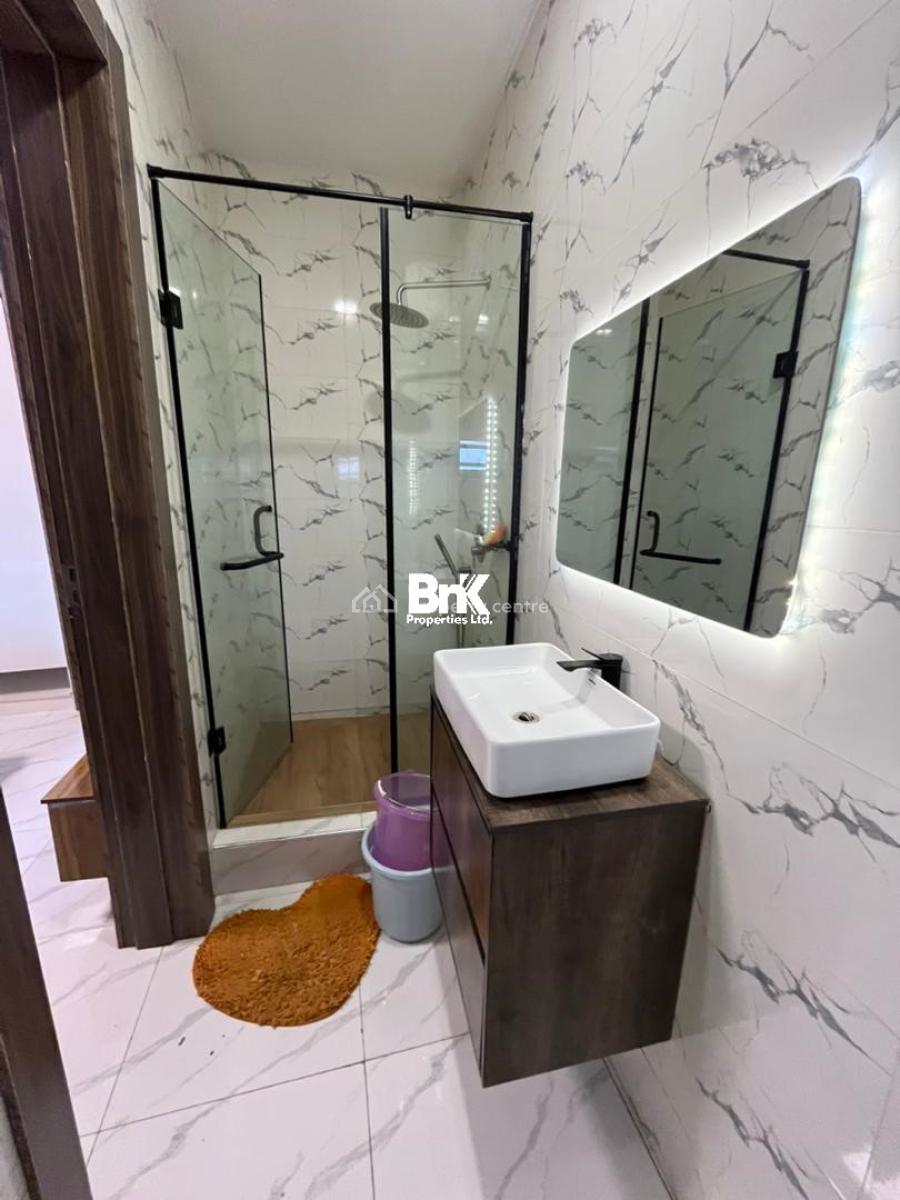 Classic 2-bedroom Apartment, Lekki Phase 1, Lekki, Lagos, Flat / Apartment Short Let