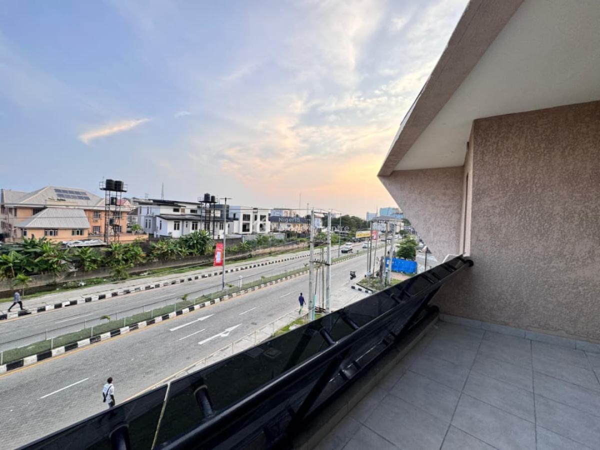 Fully Furnished, En-suite 4-bedroom Terrace Duplex, Lekki Phase 1, Lekki, Lagos, Terraced Duplex Short Let
