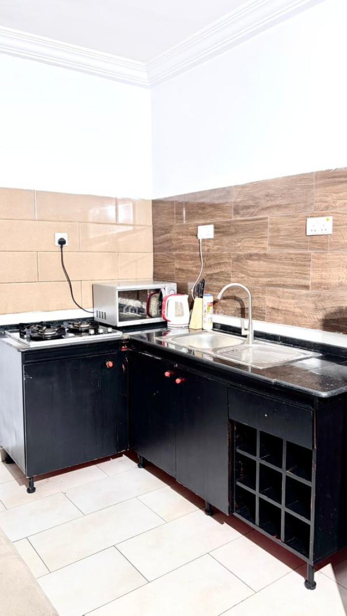 1 Bedroom Appartment, Ikeja Gra, Ikeja, Lagos, Mini Flat (room and Parlour) Short Let