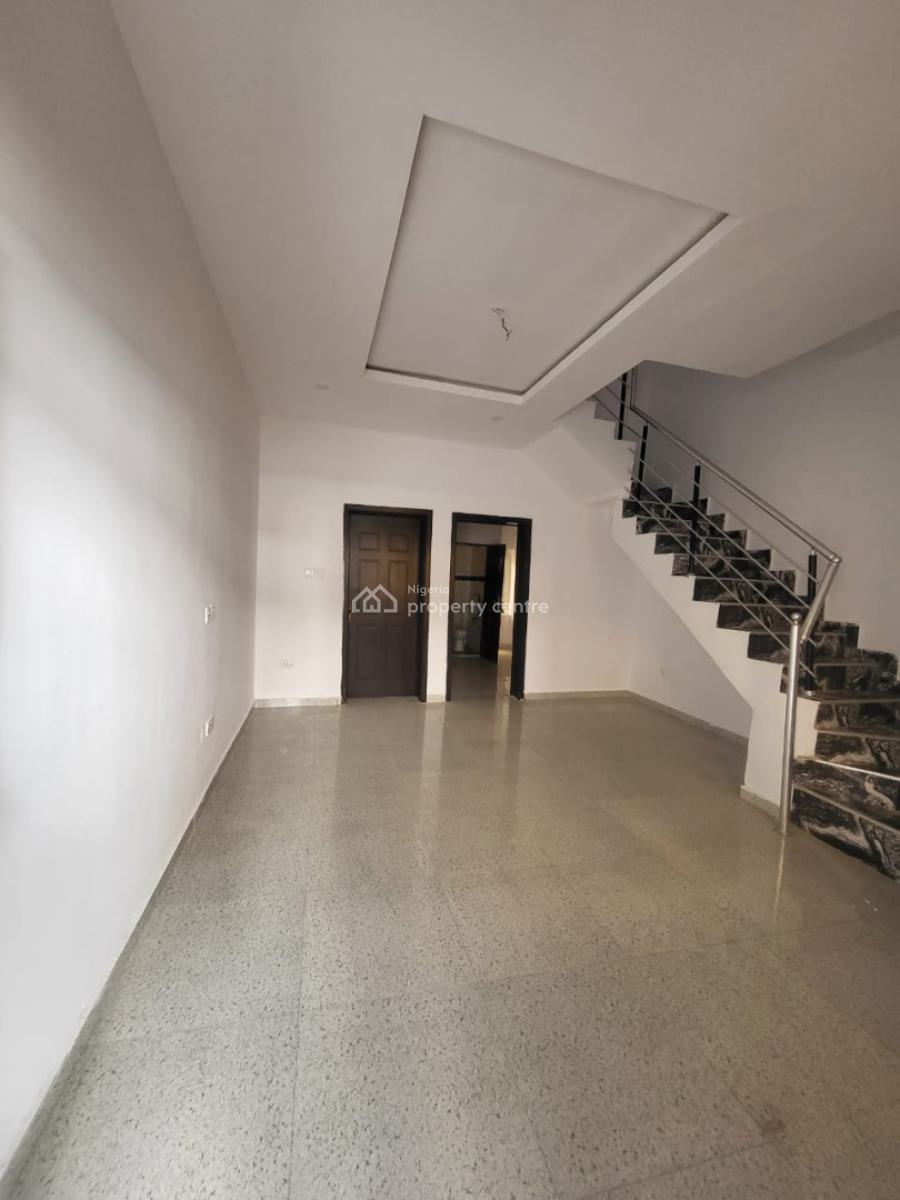 Distress Well Built 3 Bedroom Terrace Duplex, Ikota, Lekki, Lagos, Terraced Duplex for Sale