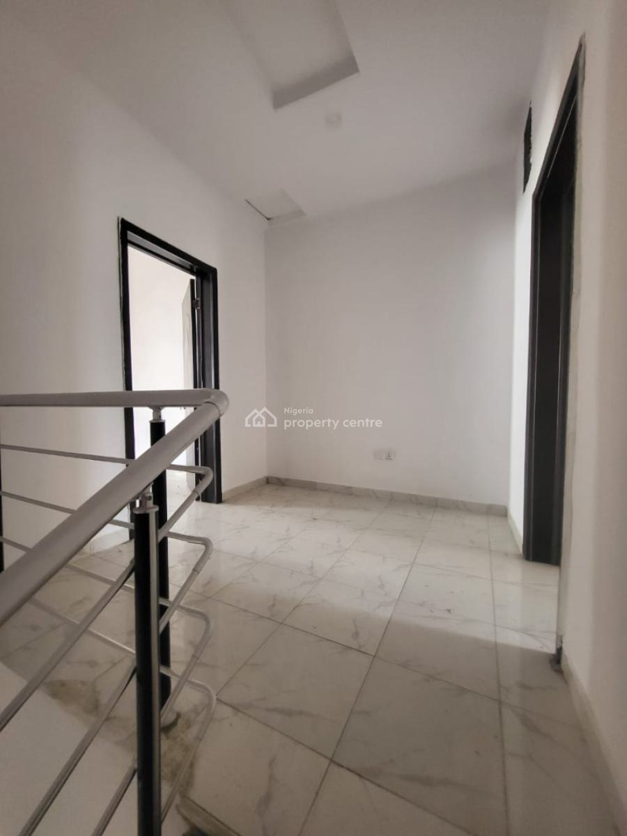 Distress Well Built 3 Bedroom Terrace Duplex, Ikota, Lekki, Lagos, Terraced Duplex for Sale