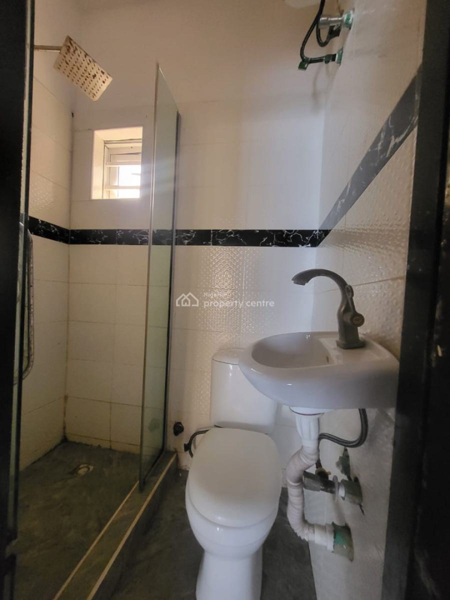 Distress Well Built 3 Bedroom Terrace Duplex, Ikota, Lekki, Lagos, Terraced Duplex for Sale