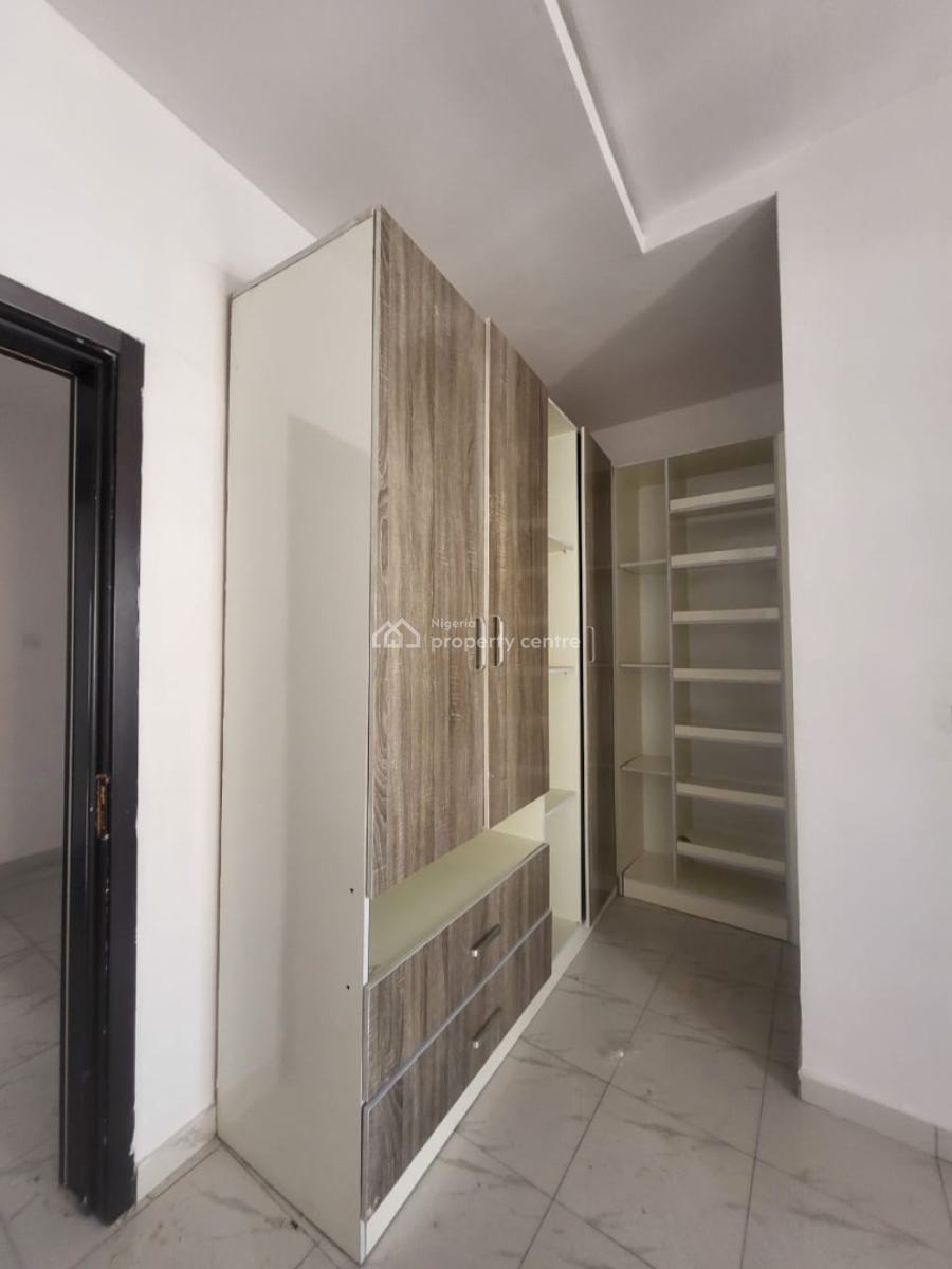 Distress Well Built 3 Bedroom Terrace Duplex, Ikota, Lekki, Lagos, Terraced Duplex for Sale