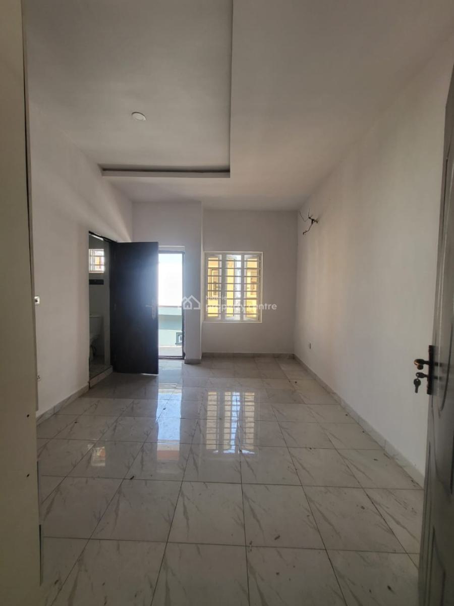 Distress Well Built 3 Bedroom Terrace Duplex, Ikota, Lekki, Lagos, Terraced Duplex for Sale