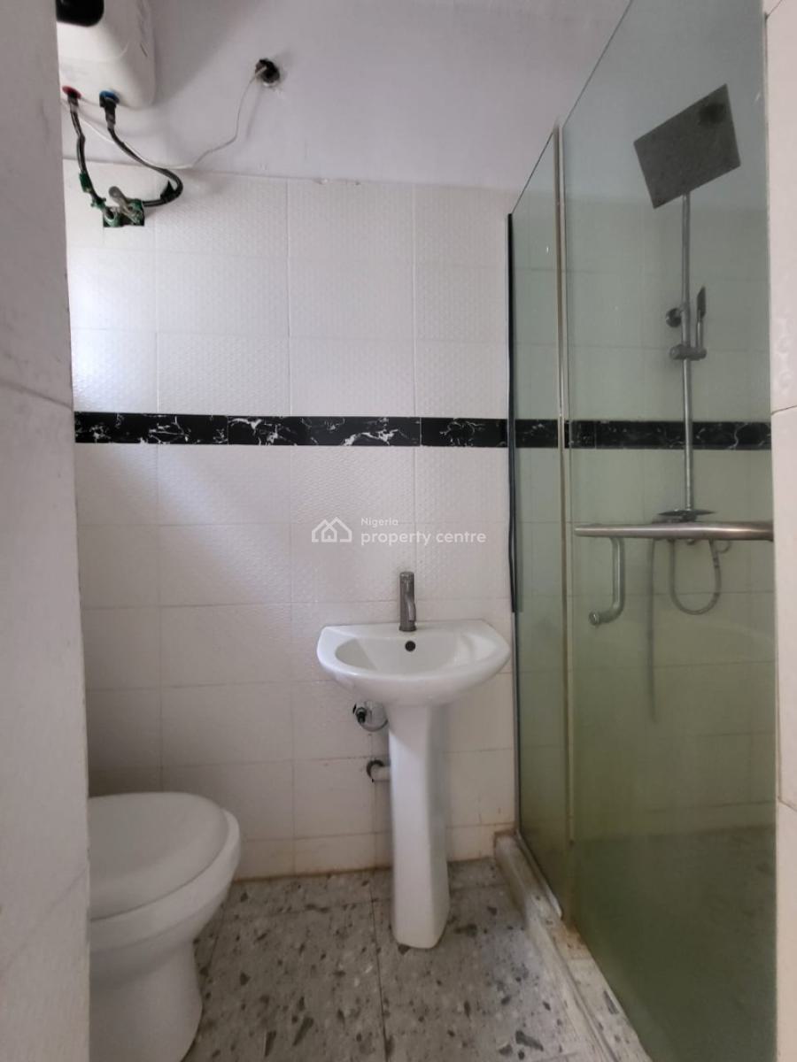 Distress Well Built 3 Bedroom Terrace Duplex, Ikota, Lekki, Lagos, Terraced Duplex for Sale