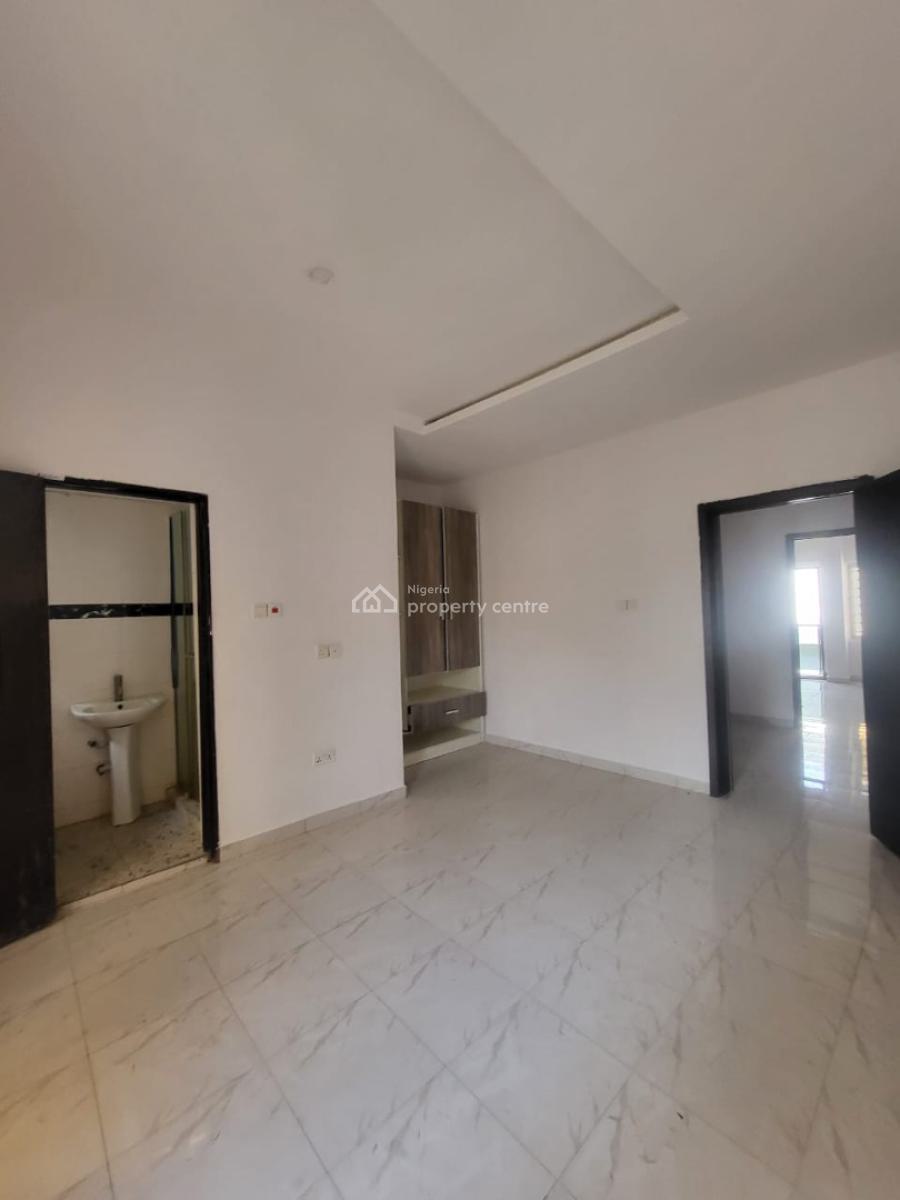 Distress Well Built 3 Bedroom Terrace Duplex, Ikota, Lekki, Lagos, Terraced Duplex for Sale