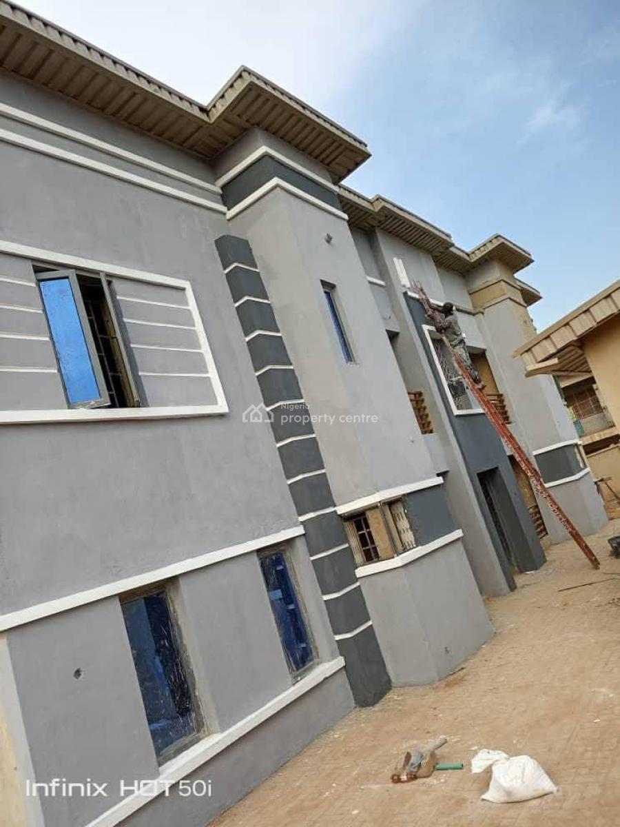 3 Bedroom Flat with Modern Facilities, Alafia Estate, Ibadan, Oyo, Flat / Apartment for Rent