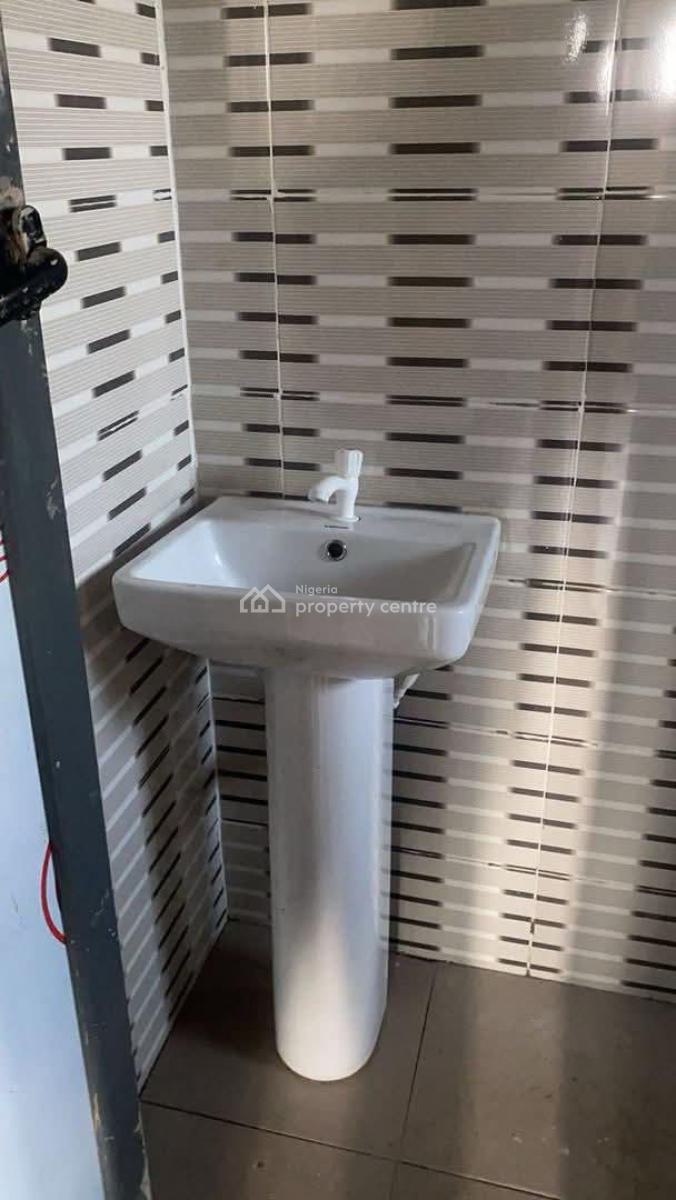 3 Bedroom Flat with Modern Facilities, Alafia Estate, Ibadan, Oyo, Flat / Apartment for Rent