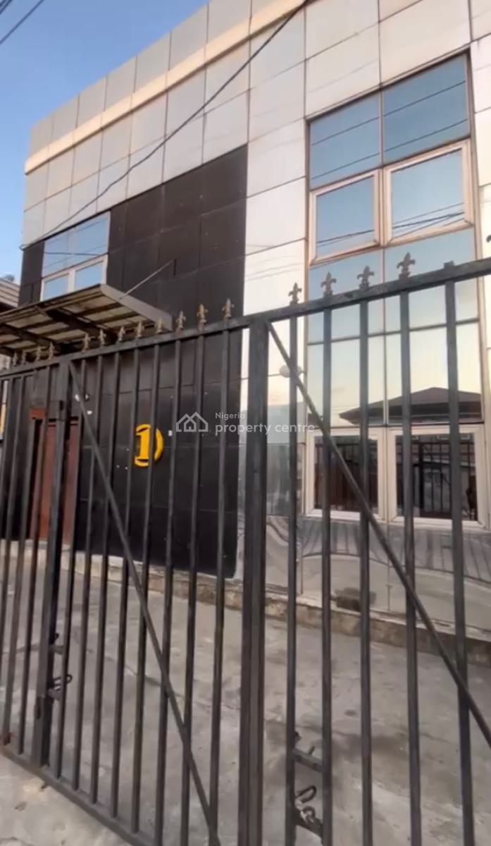 Commercial Building on a Plot, Ogunlana, Surulere, Lagos, Office Space for Sale
