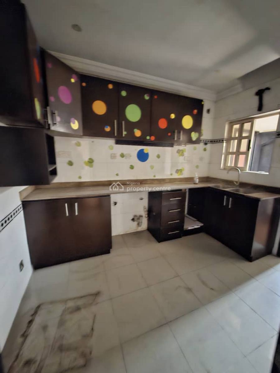 Spacious 3 Bedroom Flat, Admalrity Way, Lekki, Lagos, Flat / Apartment for Rent
